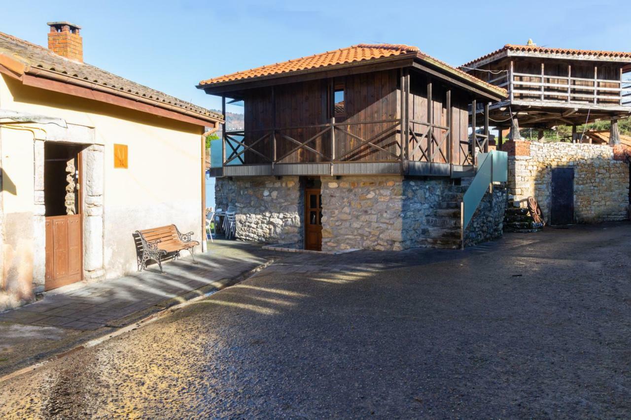 Gasthaus Casa Delfina Pravia Exterior foto